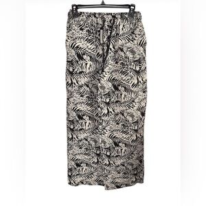 Elegant Black and White Patterned pants